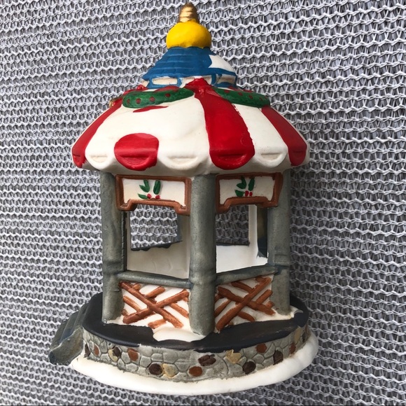 🐬 CLEARANCE ITEM: Porcelain Paintable Christmas Holiday Gazebo 5” - Picture 6 of 8